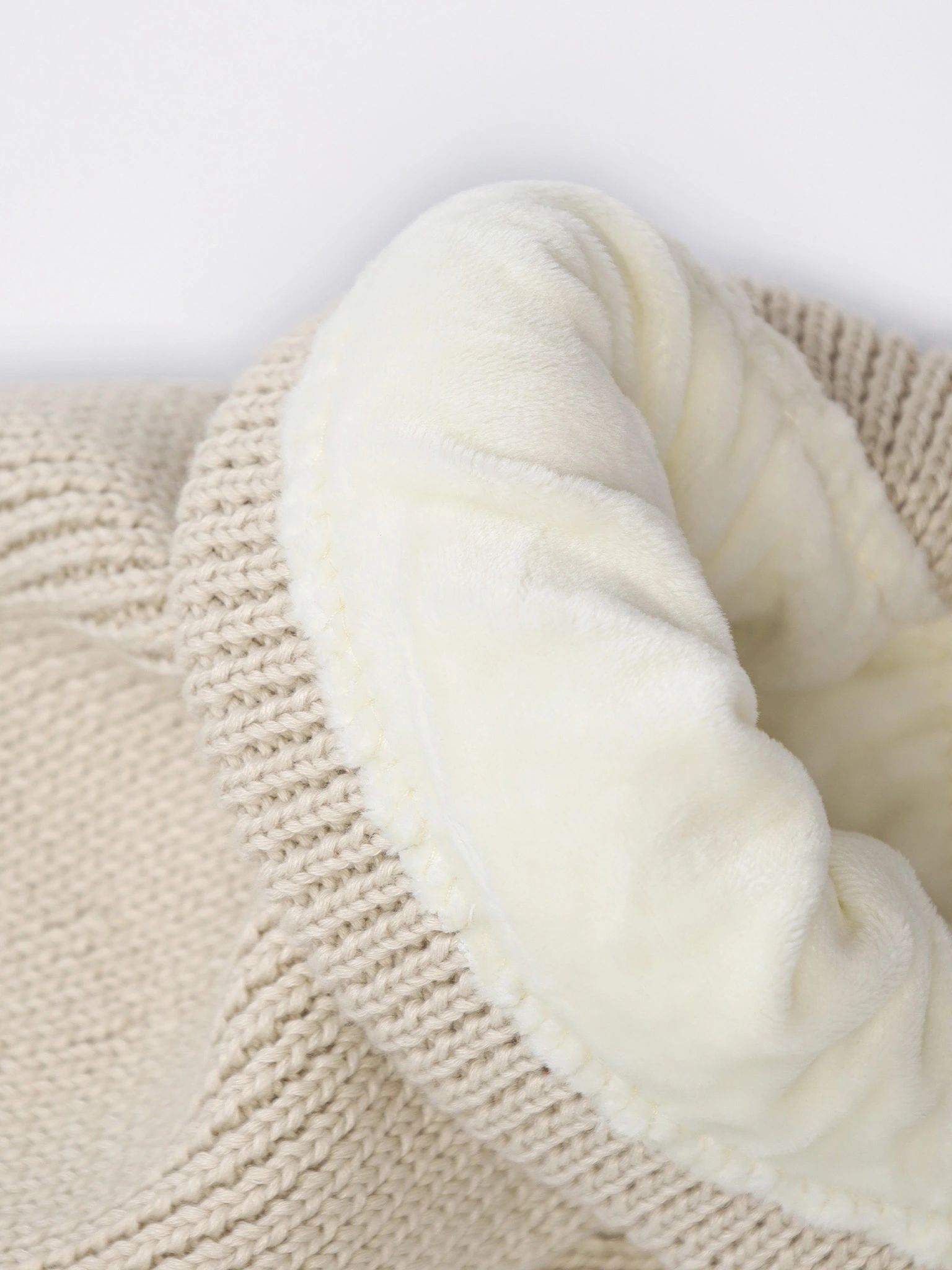 Шапка-бини в ассортименте с отворотом на подкладе